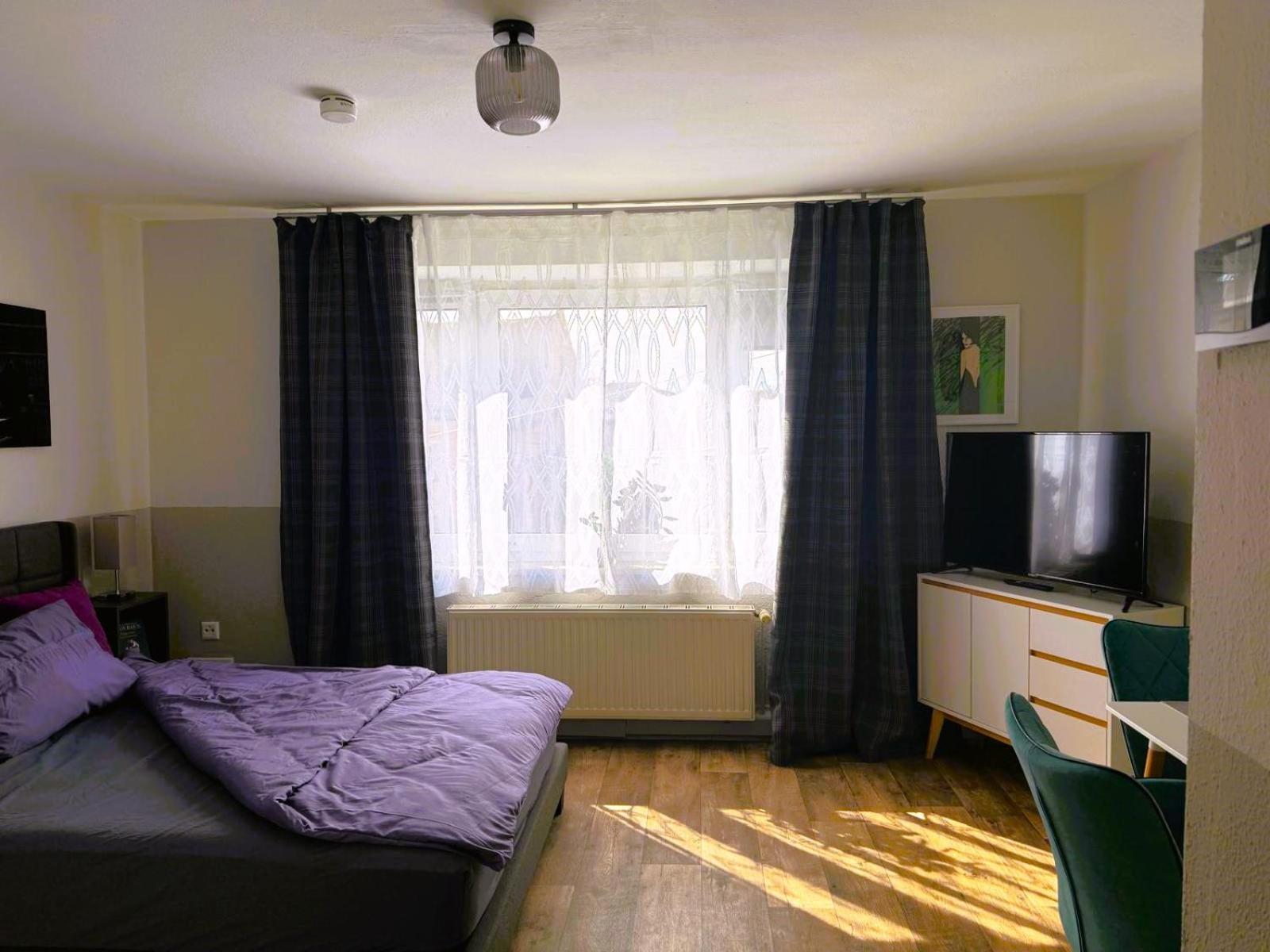 Wohlfuehlen Im Modernen Design-apartment Mit Balkon In Best-lage Nuremberg